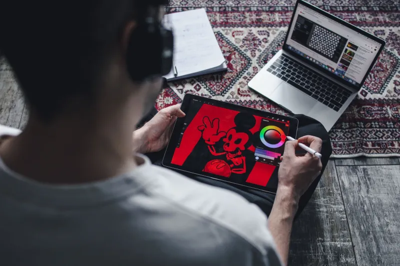Arte Italiana Online: Le 5 Piattaforme che Stanno Cambiando le Regole del Gioco