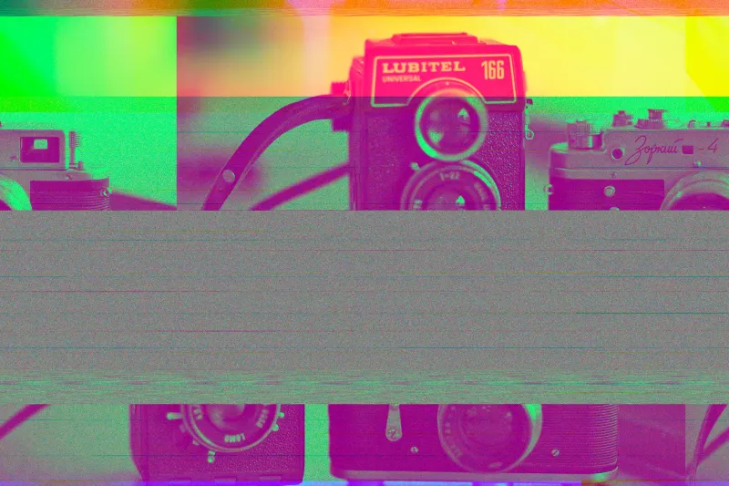 Rumore Bianco, Anima Vera: Il Ritorno dell'Analogico nell'Arte Digitale Italiana